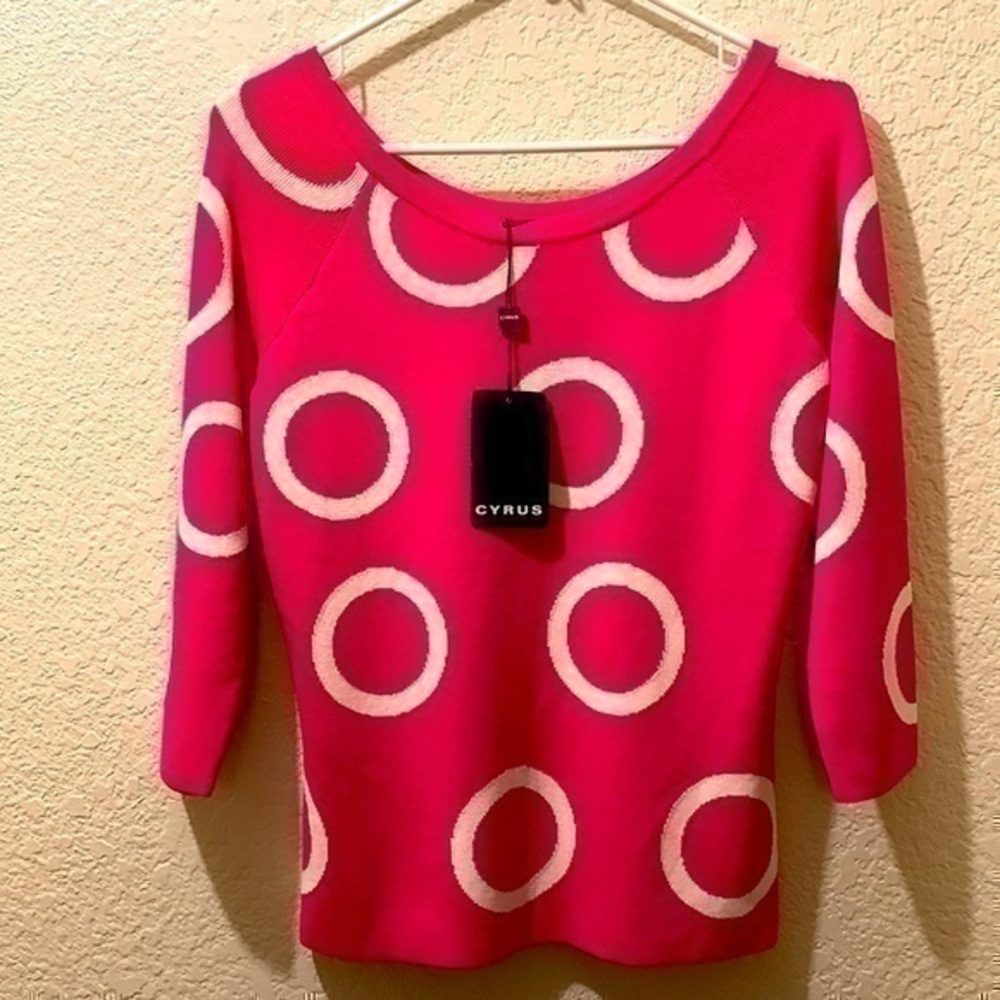 Cyrus sweater pink & white medium brand new with tags
